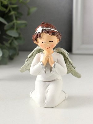 Фигурка полистоун «Ангелочек в бежевом, ободок в волосах со звездой», 9x7.5x8 см