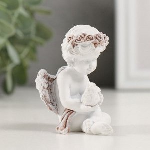 Фигурка полистоун «Ангелочек с птичкой в руках», кофейный венок, 5.5x4.5x6.5 см