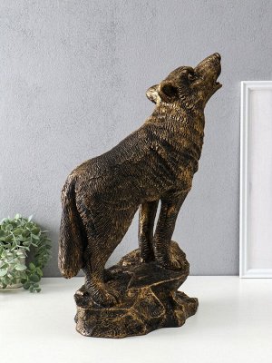 Фигура полистоун «Волк на скале», 50x37x22 см, под бронзу
