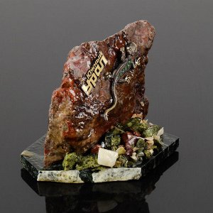 Фигурка-скол «Горка», с корундом