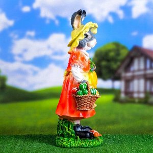 Садовая фигура из полистоуна «Зайчиха с корзинкой», 50x19x22 см