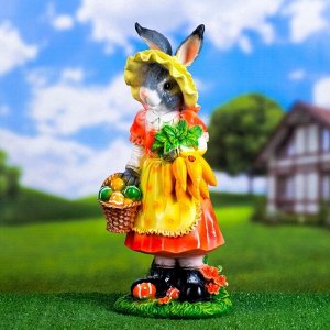 Садовая фигура из полистоуна «Зайчиха с корзинкой», 50x19x22 см