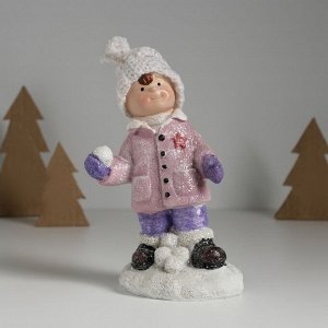 Фигурка керамика «Мальчик в розовой курточке, со снежком», 10.3x7.3x16 см