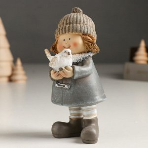Фигурка полистоун «Малышка в сером пальто с птичкой; фонариком», 5x6x14 см, МИКС
