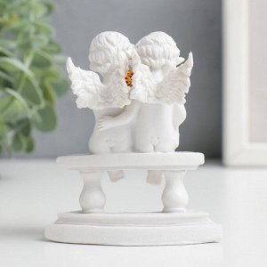 Фигурка полистоун «Белоснежные ангелы на скамье с кристаллом», 8.5x7.4x5 см