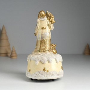Сувенир музыкальный механический «Фигурка. Дед Мороз в коричневой шубе с ёлкой», полистоун, 10x10x18 см