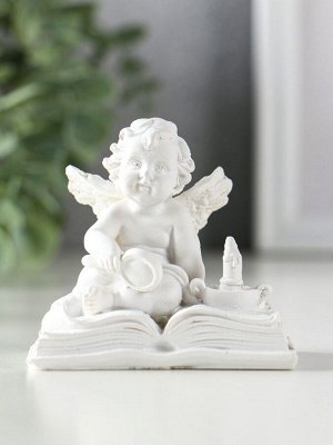 Фигурка полистоун «Ангелок с лупой на книге», белый, 7.7x5x7 см