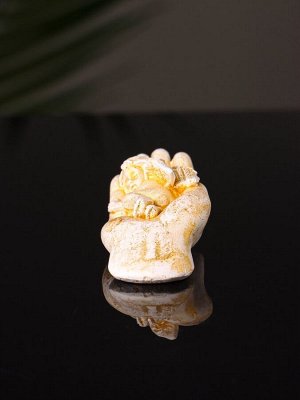 Фигурка гипс «Ангелок на ладони спит», 3x7x3 см, позолота