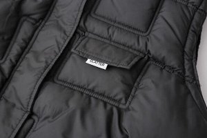 Жилет утепленный стеганый с трикотажным капюшоном на молнии, черный