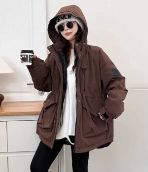 Парка зимняя объемная с капюшоном и карманами, на молнии, коричневый