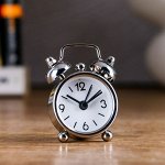 Будильник &quot;Классика&quot;, дискретный ход, d-4 см, 6.5 х 4.5 см