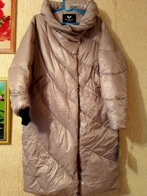 Стильный пуховик с капюшоном