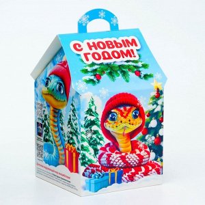 Подарочная коробка Новогодняя Домик новый, с анимацией 12x12x19 см