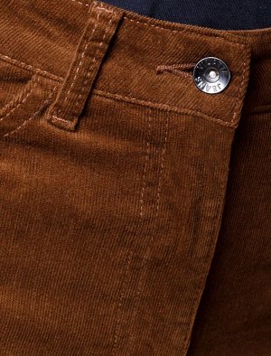 Укороченные эластичные брюки слим из микро вельвета светло-коричневый