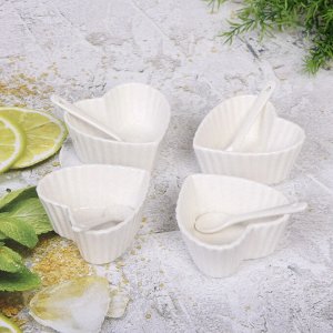 Набор соусников "White magic" 4шт с ложками "Сердечки"