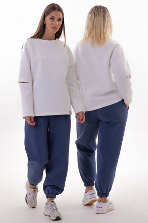 Костюм Костюм Kivviwear 4223433604 экрю-индиго 
Состав: ПЭ-26%; Хлопок-70%; Эластан-4%;
Сезон: Осень-Зима
Рост: 170

Представляем вам уникальный спортивный костюм, который сочетает в себе стиль и ком