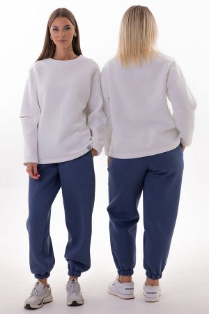 Костюм Костюм Kivviwear 4223433604 экрю-индиго 
Состав: ПЭ-26%; Хлопок-70%; Эластан-4%;
Сезон: Осень-Зима
Рост: 170

Представляем вам уникальный спортивный костюм, который сочетает в себе стиль и ком