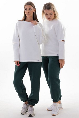 Костюм Костюм Kivviwear 4223433602 экрю-изумруд 
Состав: ПЭ-26%; Хлопок-70%; Эластан-4%;
Сезон: Осень-Зима
Рост: 170

Представляем вам уникальный спортивный костюм, который сочетает в себе стиль и ко