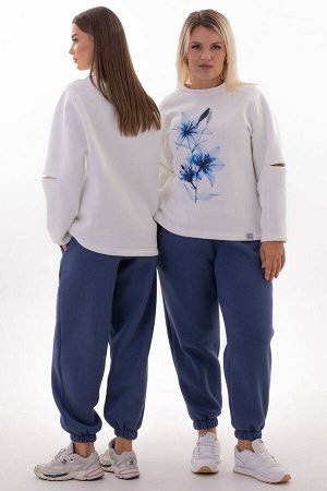 Костюм Костюм Kivviwear 4223433603 экрю-индиго 
Состав: ПЭ-26%; Хлопок-70%; Эластан-4%;
Сезон: Осень-Зима
Рост: 170

Представляем вам уникальный спортивный костюм, который сочетает в себе стиль и ком
