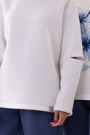 Костюм Костюм Kivviwear 4223433603 экрю-индиго 
Состав: ПЭ-26%; Хлопок-70%; Эластан-4%;
Сезон: Осень-Зима
Рост: 170

Представляем вам уникальный спортивный костюм, который сочетает в себе стиль и ком