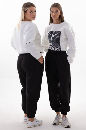 Костюм Костюм Kivviwear 4223433605 экрю-черный 
Состав: ПЭ-26%; Хлопок-70%; Эластан-4%;
Сезон: Осень-Зима
Рост: 170

Представляем вам уникальный спортивный костюм, который сочетает в себе стиль и ком