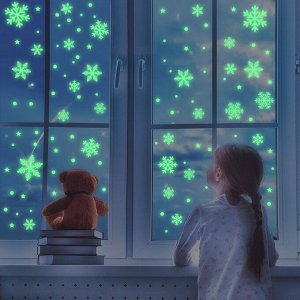 Наклейки на окна "Снежинки СВЕТЯЩИЕСЯ в темноте" 64 элемента 2 листа 20*30 см. Многоразовые, Без клея (Статические) BQ030