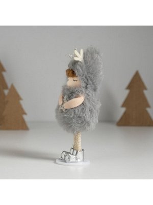 Интерьерная кукла текстильная «Малышка в серой мохнатой шубке в шапке с рожками», 5.6?6?14 см