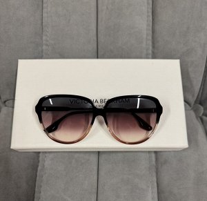 Продам солнцезащитные очки Victoria Beckham, в идеальном состоянии, в наличии чек