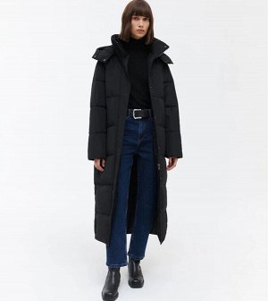 Oversize пуховик с воротником и капюшоном