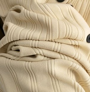 Платье трикотажной вязки приталенное с v-образным вырезом на пуговицах, беж