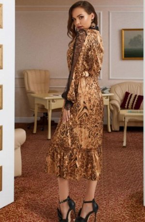 Платье Ультрамодное дизайнерское платье  с  анималистичным принтом выполнено из нежного шелк-атласа в сочетании с отделкой из жоржета и тонкого французского кружева.  Платье полуприлегающего силуэта, 