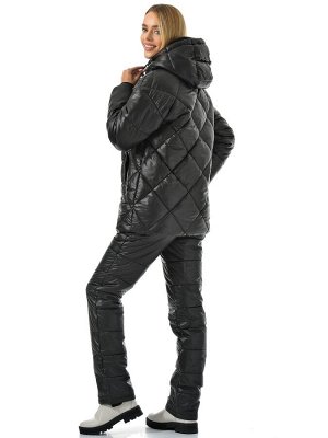 Куртка зимняя цвет черный.