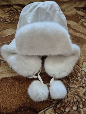 Шапка меховая белая 54-56 как новая