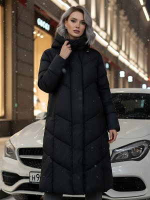 Пальто зимнее утепленное с капюшоном женское черного цвета 7628Ch