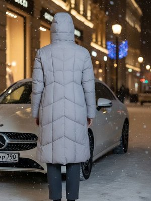 Пальто зимнее утепленное с капюшоном женское серого цвета 7628Sr
