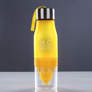 Бутылка для воды "H2O", 750 мл, с отсеком для фруктов и выжималкой, матовая, микс, 7х24 см