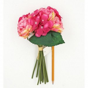 Букет искусственный из 4 роз и 5 веток 25 см цвет микс