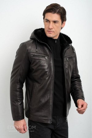 короткая куртка - дублёнка с капюшоном