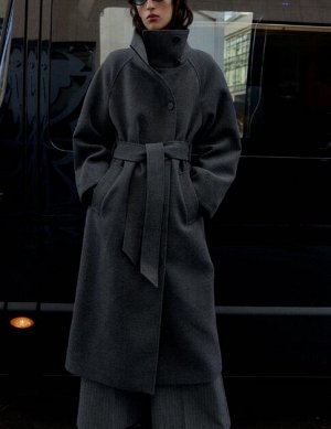 ПАЛЬТО С ВЫСОКИМ ВОРОТНИКОМ ИЗ МЯГКОЙ ТКАНИ С ПОЯСОМ арт. 3046369 802, темно-серый