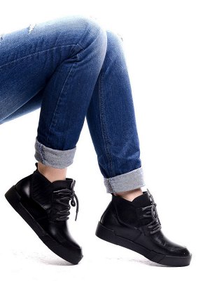 Ботинки Страна производитель: Турция
Размер женской обуви x: 37
Полнота обуви: Тип «F» или «Fx»
Вид обуви: Ботинки
Сезон: Весна/осень
Материал верха: Натуральная кожа
Материал подкладки: Байка
Каблук/