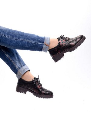 Ботинки Страна производитель: Китай
Вид обуви: Полуботинки
Сезон: Весна/осень
Размер женской обуви x: 35
Полнота обуви: Тип «F» или «Fx»
Материал верха: Натуральная кожа
Материал подкладки: Натуральна