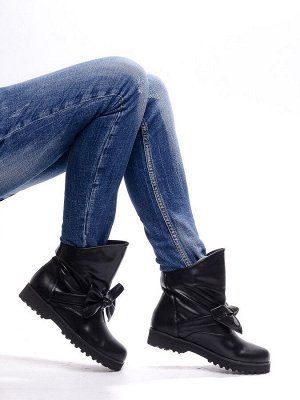 Полусапоги Страна производитель: Китай
Вид обуви: Полусапоги
Сезон: Весна/осень
Размер женской обуви x: 35
Полнота обуви: Тип «F» или «Fx»
Цвет: Черный
Материал верха: Искусственная кожа
Материал подк
