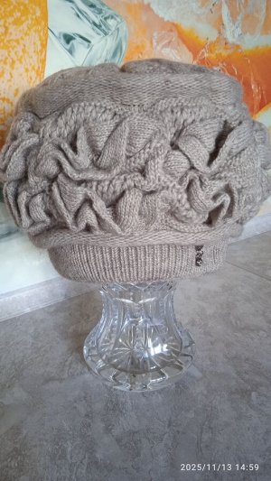 Вязаная шапка