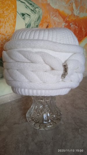 Вязаная шапка