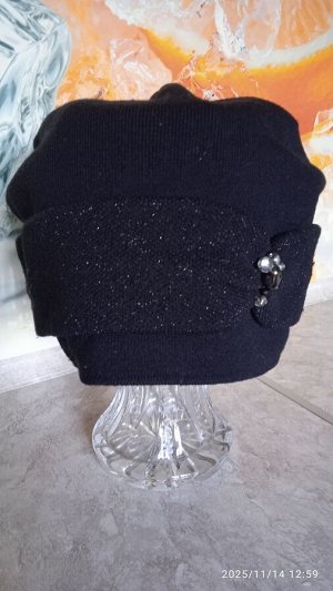 Вязаная шапка на флисе