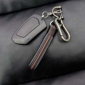 Брелок на ключи с кожаным, черно-коричневым ремешком (с отверткой в комплекте)