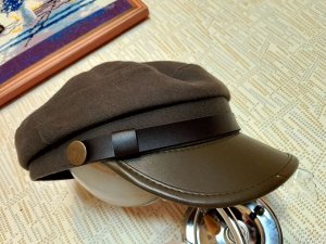Кепка. Осень. Кожаный козырёк