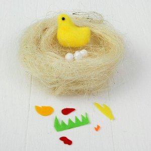 УЦЕНКА Набор для создания гнезда с декором для пасхальных яиц "Курочка с яичками"