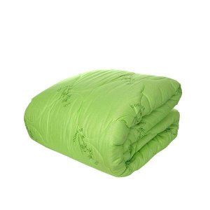 Одеяло Одеяло ширина 140см, длина 205см, наполнитель - термоскрепленное полотно: бамбуковое волокно 50%, ПЭ 50% плотность 300 г/м2, верх - политик с шелковой нитью. Упаковано в сумку-чемодан ПВХ+спанд