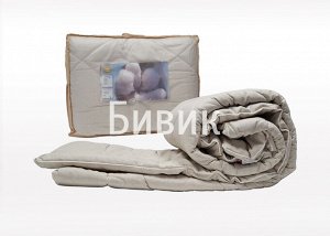 Одеяло Одеяло ширина 140см, длина 205см, наполнитель - 2,3кг. Льняное волокно - 50%, хлопковое волокно - 50%, верх - лен 100% , по краю чехла кант. Упаковано в сумку-чемодан ПВХ+спандбонд. ТУ 8547-033